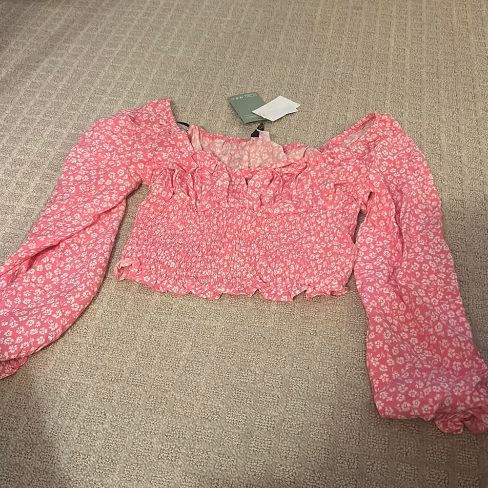 H&M Pink patterned women’s cropped puff long sleeve size small